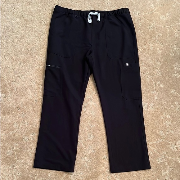 Figs Other - NWOT FIGS Mens Black Cairo Cargo Scrub Pants, XL